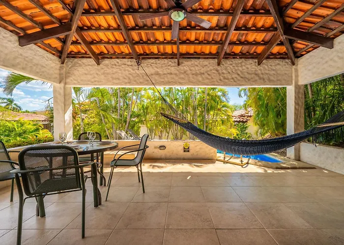 W/ Plunge Pool & Shuttle! Сasa de vacaciones Playa Hermosa (Guanacaste)